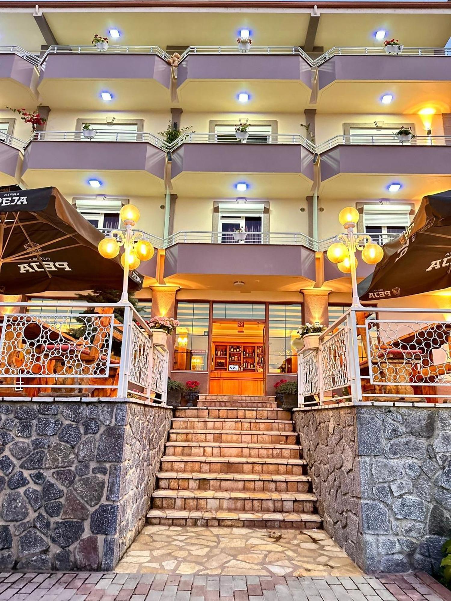 Hotel Vila Toska Piskupat Экстерьер фото